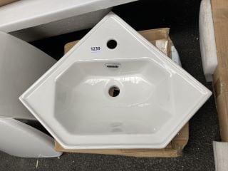 (COLLECTION ONLY) 1TH CORNER CLOSET SINK - RRP £175: LOCATION - A6