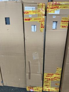 WHITE VERTICAL SINGLE FLAT PANEL RADIATOR 1600 X 280MM - RRP £475: LOCATION - B4