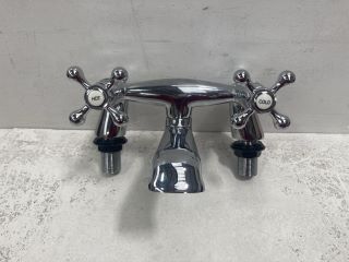 TRADITIONAL STYLE DECK MOUNTED BATH FILLER IN CHROME - RRP £345: LOCATION - RACKING 1