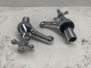 PAIR OF TRADITIONAL CROSSHEAD BATH/BASIN PILLAR TAPS IN CHROME - RRP £140: LOCATION - RACKING 2