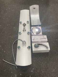 THERMOSTATIC SHOWER PANEL IN SILVER WITH 6 BODY JETS, ROUND SHOWER HEAD, HANDSET & HOSE - RRP £695: LOCATION - RACKING 2