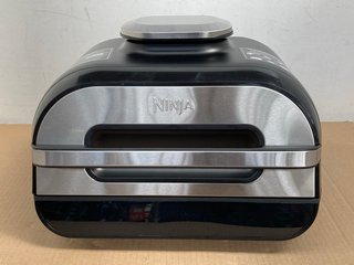 NINJA FOODI MAX 5.7L HEALTH GRILL & AIR FRYER IN GREY/SILVER - MODEL AG551UK - RRP £213: LOCATION - C9