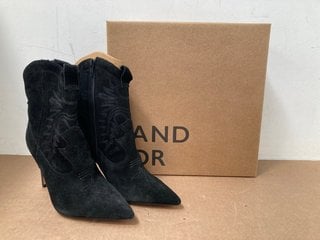 AND/OR OCTAVIA SUEDE STILETTO HEEL ANKLE BOOTS IN BLACK - SIZE UK 4: LOCATION - WA5