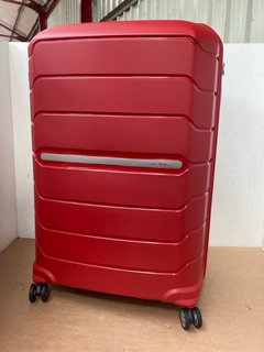 SAMSONITE WHEELED HARD SHELL SUITCASE IN RED: LOCATION - A 17