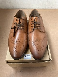 SCHUH RAFE LEATHER BROGUE MENS SHOES IN BROWN - UK SIZE: 10: LOCATION - A 17