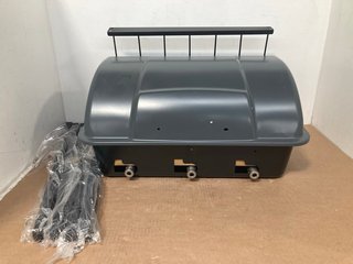 3 BURNER GAS BBQ WITH SIDE BURNER: LOCATION - A 12