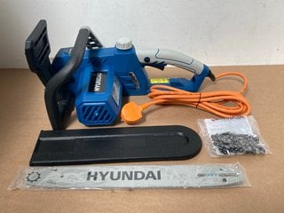 HYUNDAI HYC1600E ELECTRIC CHAINSAW (PLEASE NOTE: 18+YEARS ONLY. ID MAY BE REQUIRED): LOCATION - A 10