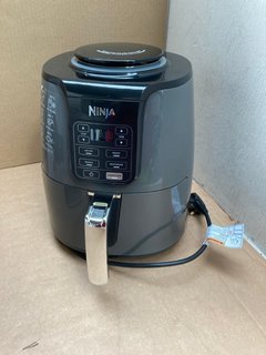 NINJA 3.8L AIR FRYER IN GREY - MODEL NO AF100UK : RRP £99.99: LOCATION - B8