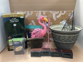 QTY OF ASSORTED OUTDOOR ITEMS TO INCLUDE SMART SOLAR SILHOUETTE FLAMINGO: LOCATION - B14