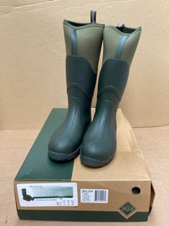 THE ORIGINAL MUCK BOOT COMPANY MUCKMASTER MENS BOOTS IN MOSS- UK SIZE 10- RRP £99.99: LOCATION - C14