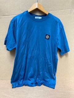 STONE ISLAND MENS STONE PATCH T-SHIRT IN BLUE- UK SIZE - RRP £165.00: LOCATION - C14