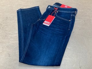 DIESEL REGULAR FIT MID WAIST TAPERED LEG JEANS IN DARK DENIM - UK SIZE 36" W- RRP £145.00: LOCATION - C13