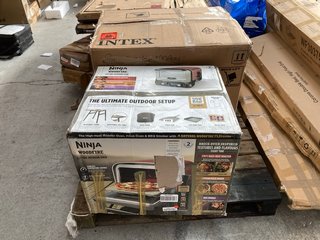 NINJA WOODFIRE ELECTRIC OUTDOOR OVEN TO INCLUDE INTEX PURESPA GREYWOOD DELUXE SPA 85IN X 28IN: LOCATION - B8