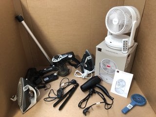 QTY OF ASSORTED HOUSEHOLD APPLIANCES TO INCLUDE JOHN LEWIS & PARTNERS DOUBLE BLADE DESK FAN: LOCATION - AR3