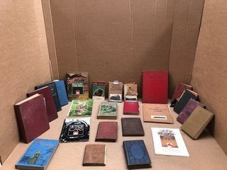 QTY OF ASSORTED RETRO BOOKS TO INCLUDE A COLLECTION OF ANTIQUARIAN BOOKS: LOCATION - AR11