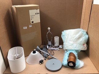 QTY OF ASSORTED JOHN LEWIS & PARTNERS LIGHTING ITEMS TO INCLUDE TABLE LAMP SHADE IN BEIGE: LOCATION - BR5