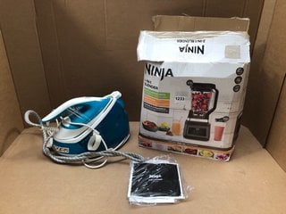 NINJA 2 IN 1 TABLE TOP BLENDER TO INCLUDE PHILIPS PERFECT CORE COMPACT PLUS STEAM IRON: LOCATION - BR5