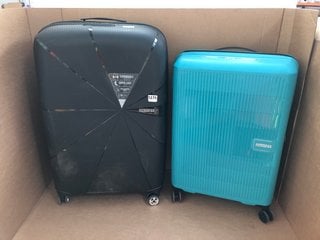 AMERICAN TOURISTER MEDIUM HARDSHELL SUITCASE IN BLUE TO INCLUDE AMERICAN TOURISTER MEDIUM HARDSHELL SUITCASE IN BLACK: LOCATION - BR7