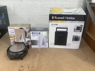 3 X ASSORTED HOUSEHOLD APPLIANCES TO INCLUDE RUSSELL HOBBS 8L BLACK GLOSS COOLER: LOCATION - BR15