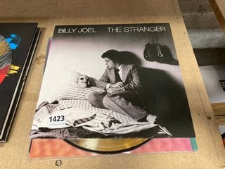 QTY OF VINYLS TO INCLUDE BILLY JOEL THE STRANGER: LOCATION - BR17