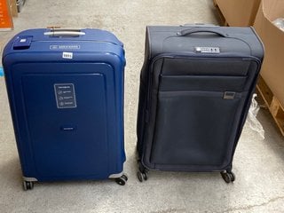 SAMSONITE MEDIUM HARDSHELL SUITCASE IN NAVY TO INCLUDE SAMSONITE MEDIUM SOFT SHELL SUITCASE IN NAVY: LOCATION - BR20