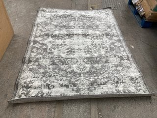 SURYA RUG IN GREY: 160 X 220CM: LOCATION - B8