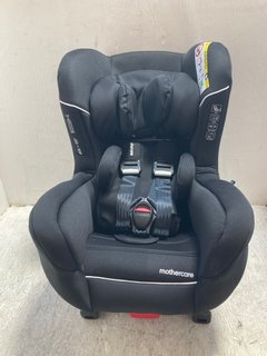 MOTHERCARE I-SIZE CHILDRENS CAR SEAT IN BLACK: LOCATION - A11