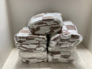 8 X LARGE QUILTED AND FLEECE BLANKETS IN WHITE AND BROWN: LOCATION - A14