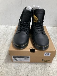 DR MARTENS COMBS LEATHER WYOMING LACE UP BOOTS IN BLACK SIZE: 5 RRP - £150: LOCATION - B20