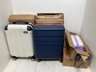 2 X SMALL TRAVEL SUITCASES IN BEIGE AND BLUE/BROWN TO INCLUDE 3 X FLASH POWER SPRAY MOP STARTER KITS: LOCATION - B5