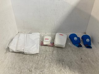 FULL KARATE TRAINING KIT WITH ACCESSORIES IN WHITE: LOCATION - B1