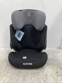 MAXI COSI KORE I-SIZE HIGH BACK CHILDRENS CAR SEAT IN BLACK RRP - £199: LOCATION - C6