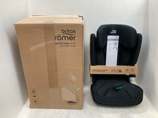 BRITAX ROMER HIGH BACK CHILDRENS CAR SEAT IN BLACK: LOCATION - C18