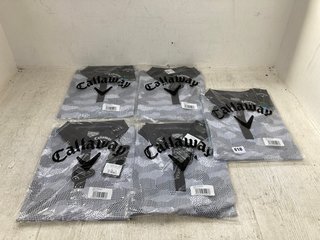 5 X CALLAWAY PATTERNED POLO SHIRTS IN WHITE/BLACK SIZE: L: LOCATION - D15