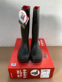 DUNLOP PUROFORT PROTECTIVE STEEL TOE WELLIES IN BLACK SIZE: 9: LOCATION - D10