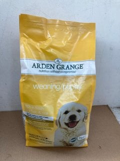 BOX OF ARDEN GRANGE WEANING/PUPPY CHICKEN AND RICE DRIED DOG FOOD PACKS 2KG BB: 01/25: LOCATION - D9