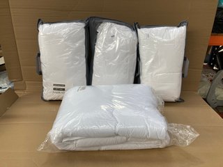 4 X ASSORTED BED ITEMS TO INCLUDE 3 X MICROFIBRE LUXURY PILLOWS IN WHITE: LOCATION - D8