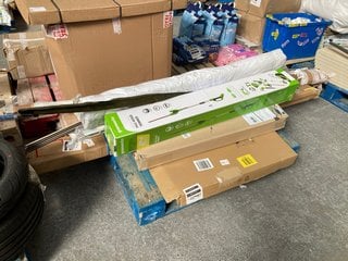 PALLET OF ASSORTED OUTDOOR AND GARDEN ITEMS TO INCLUDE GREENWORKS 24V CORDLESS POLE HEDGE TRIMMER: LOCATION - B6 (KERBSIDE PALLET DELIVERY)