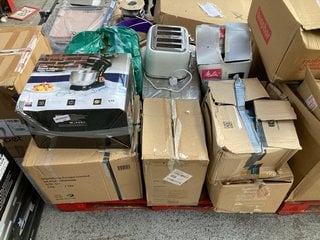 PALLET OF ASSORTED SMALL KITCHEN APPLIANCES TO INCLUDE TOWER ROSE GOLD EDITION 5L KITCHEN STAND MIXER: LOCATION - B6 (KERBSIDE PALLET DELIVERY)