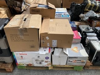 PALLET OF ASSORTED SMALL KITCHEN APPLIANCES TO INCLUDE BREVILLE CURVE COLLECTION 4 SLICE TOASTER IN GREY: LOCATION - B6 (KERBSIDE PALLET DELIVERY)