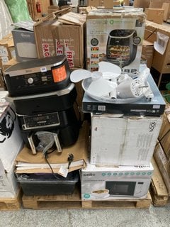 PALLET OF ASSORTED SMALL KITCHEN APPLIANCES TO INCLUDE NINJA MEGAZONE AIR FRYER IN BLACK: LOCATION - D3 (KERBSIDE PALLET DELIVERY)