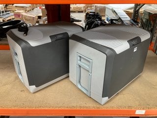 2 X LARGE ELECTRIC IN CAR COOL BOXES IN GREY: LOCATION - BR6