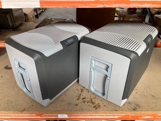 2 X LARGE ELECTRIC IN CAR COOL BOXES IN GREY: LOCATION - BR8