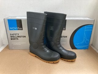 3 X ASSORTED NOVI PRO SAFETY WELLINGTON BOOTS TO INCLUDE BLACK BOOTS IN UK SIZE 8: LOCATION - BR13