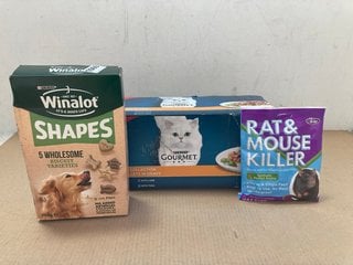 3 X ASSORTED PET CARE ITEMS TO INCLUDE WINALOT SHAPES FOR DOGS ( B.B DATE 10.2025 ): LOCATION - BR9