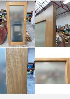 DARK OAK SINGLE CLEAR GLASS CENTRE INTERIOR DOOR RRP £155: LOCATION - B6