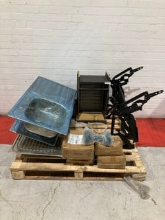 A PALLET TO INCLUDE VINYL DUMBBELLS