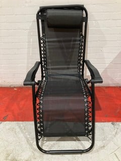 BLACK FOLDING DECK CHAIR