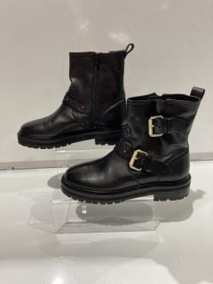 2 X AND/OR SHOES TO INCLUDE RIVER LEATHER BOOTS BLACK EUR 39 TOTAL RRP £129