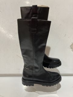 1 X JOHN LEWIS TABIE LEATHER LONG BOOTS BLACK EUR 41 TOTAL RRP £41